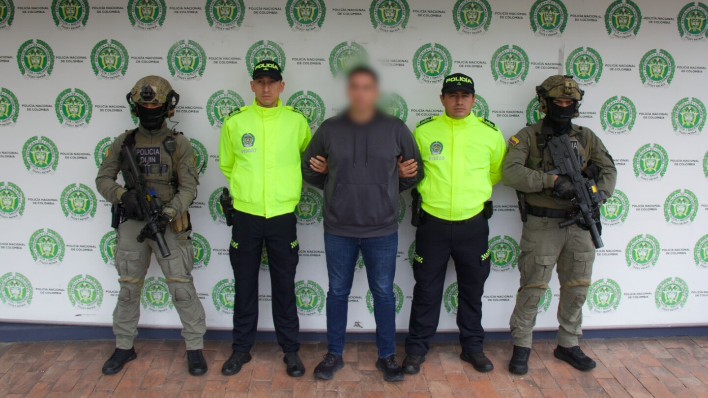 El presunto operador, requerido por una Corte en Nueva York por tráfico de fentanilo, se ocultaba en Colombia ante operativos en Sinaloa; su captura se realizó en coordinación con autoridades de ambos países.