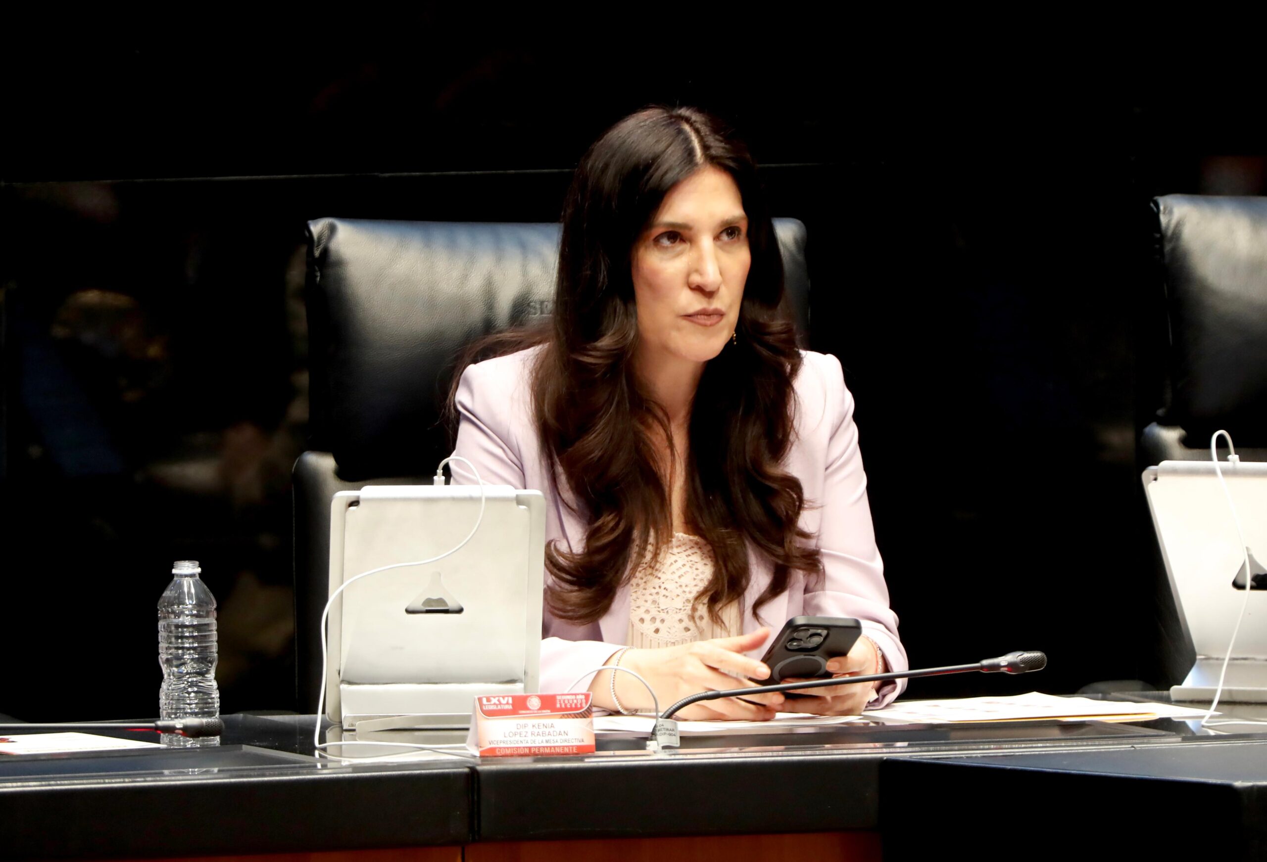 La presidenta de la Mesa Directiva de San Lázaro afirmó que los juicios políticos deben dirigirse contra funcionarios señalados por vínulos con el narcotráfico y no contra gobiernos que combaten al crimen organizado.