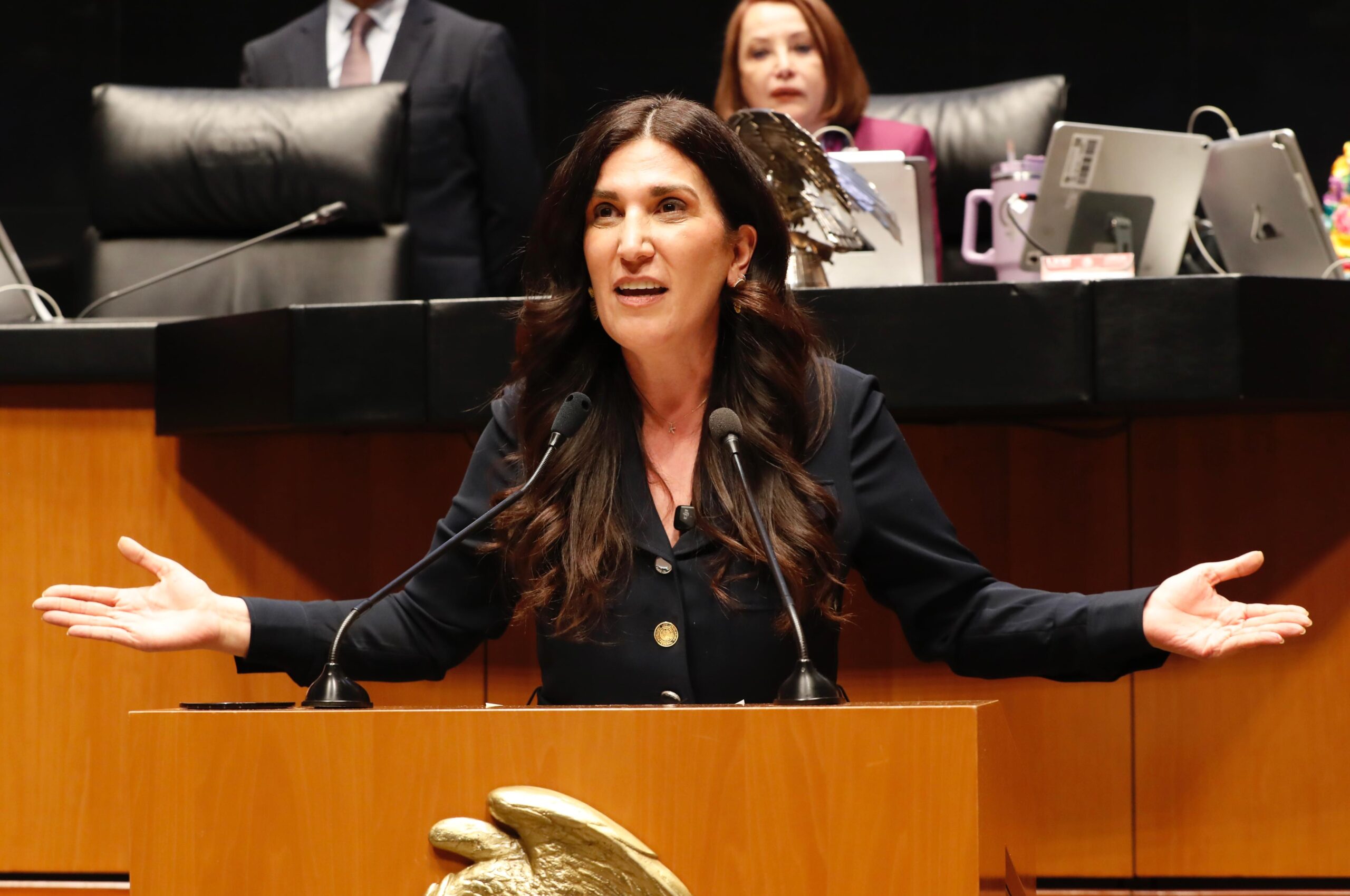 La presidenta de la Cámara de Diputados acusó silencio cómplice y pidió a legisladores definir si están del lado de los ciudadanos o de los cárteles.
