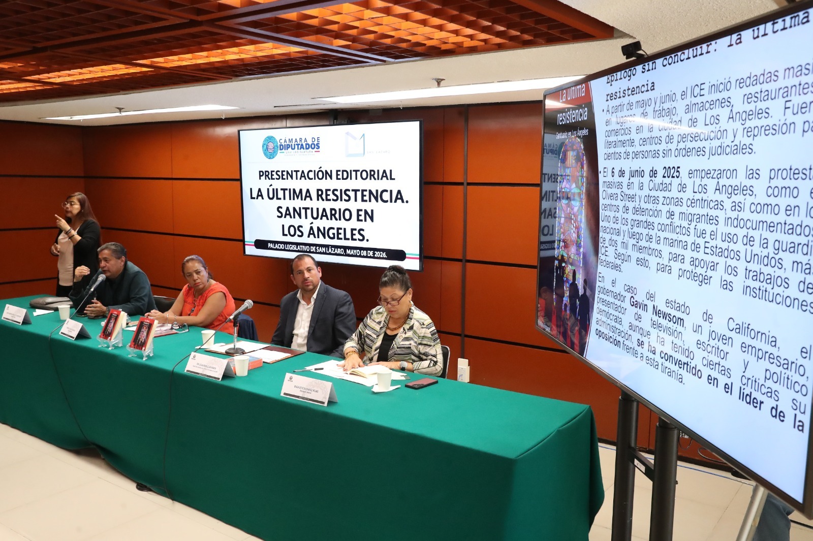 Legisladoras de Morena y el autor de “La última resistencia. Santuario en Los Ángeles” destacaron la vigencia de la lucha por los derechos humanos de las personas migrantes ante el endurecimiento de las políticas migratorias y las deportaciones en Estados Unidos.