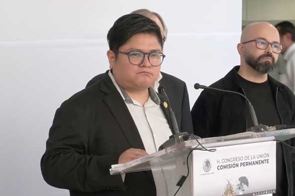 Diputados y senadores emecistas acusaron violaciones graves a la Constitución y un clima de ingobernabilidad en la entidad; aseguran que buscarán que las investigaciones avancen sin protección política.