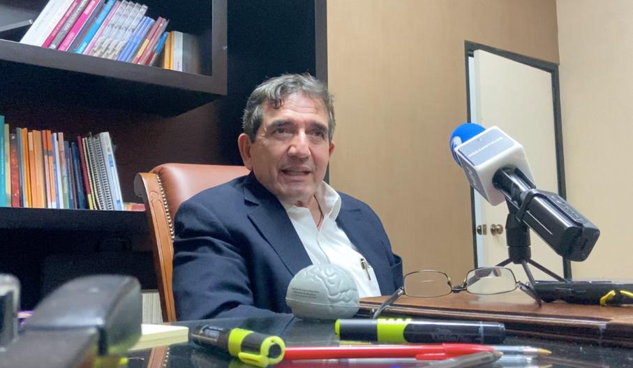 La Fiscalía General de la República aseguró que la indagatoria por el homicidio del exrector de la UAS continúa en integración y precisó que no existe relación con la acusación presentada en Estados Unidos contra 10 mexicanos.