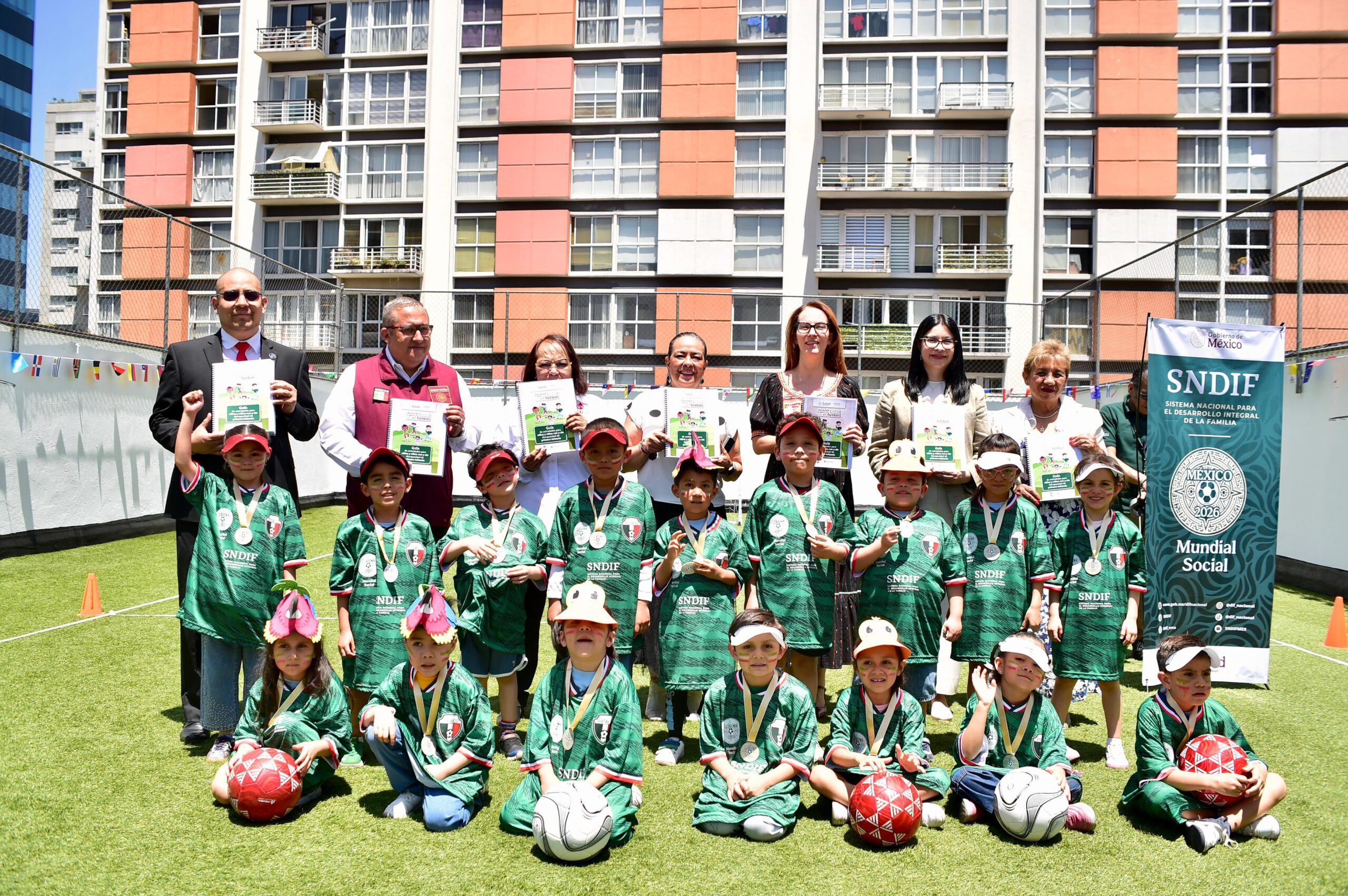 Rommel Pacheco informó que las actividades vinculadas al Mundial de Futbol 2026 involucraron a más de 96 mil equipos y 28 mil escuelas del país. Además, destacó que el programa permitió detectar talento deportivo y fomentar la participación de niñas y jóvenes como parte del legado social de la justa mundialista.