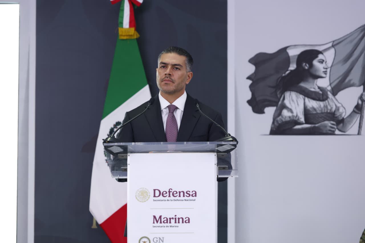 El secretario de Seguridad, Omar García Harfuch, aseguró que el gobernador con licencia de Sinaloa, Rubén Rocha Moya, continúa en la entidad con un esquema adicional de protección federal y sin reportes de riesgo, pese a las acusaciones en su contra desde Estados Unidos.