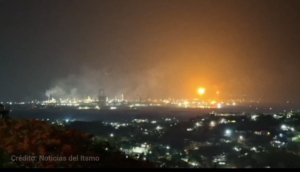 El incidente se registró en la torre de enfriamiento T-05 de la planta Hidros II; cuerpos de emergencia activaron protocolos de seguridad dentro de la refinería “Antonio Dovalí Jaime”.