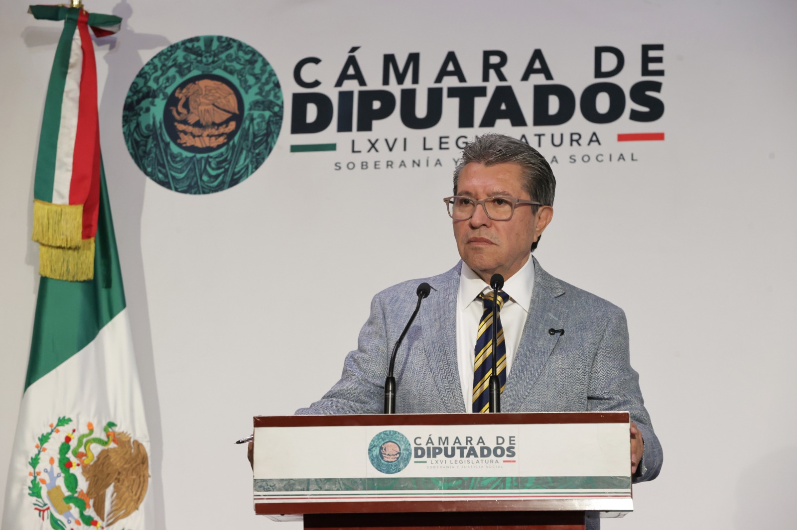 El líder de Morena en San Lázaro confirmó una reunión con consejeros electorales y llamó a la prudencia ante la confrontación política rumbo a 2027