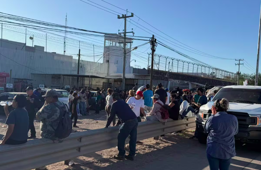 La Fiscalía de Sonora informó que siete personas resultaron lesionadas, entre ellas un custodio; cuatro internos ya fueron identificados como presuntos responsables y enfrentarán cargos por homicidio y lesiones calificadas.