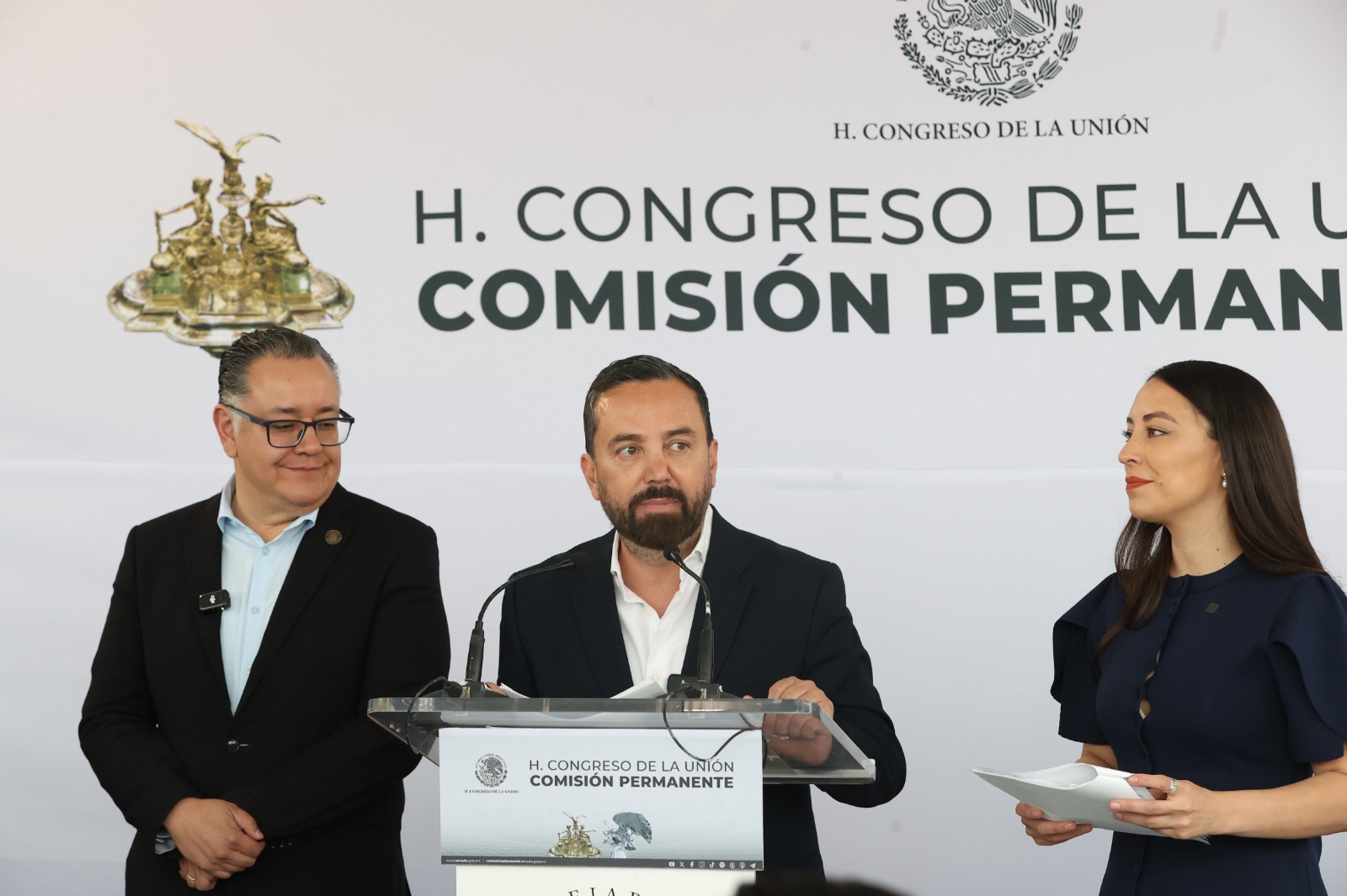 El vocero de Morena aseguró que los cambios propuestos por el Ejecutivo fortalecerán la democracia, endurecerán los criterios de elegibilidad y permitirán detectar riesgos en candidaturas.