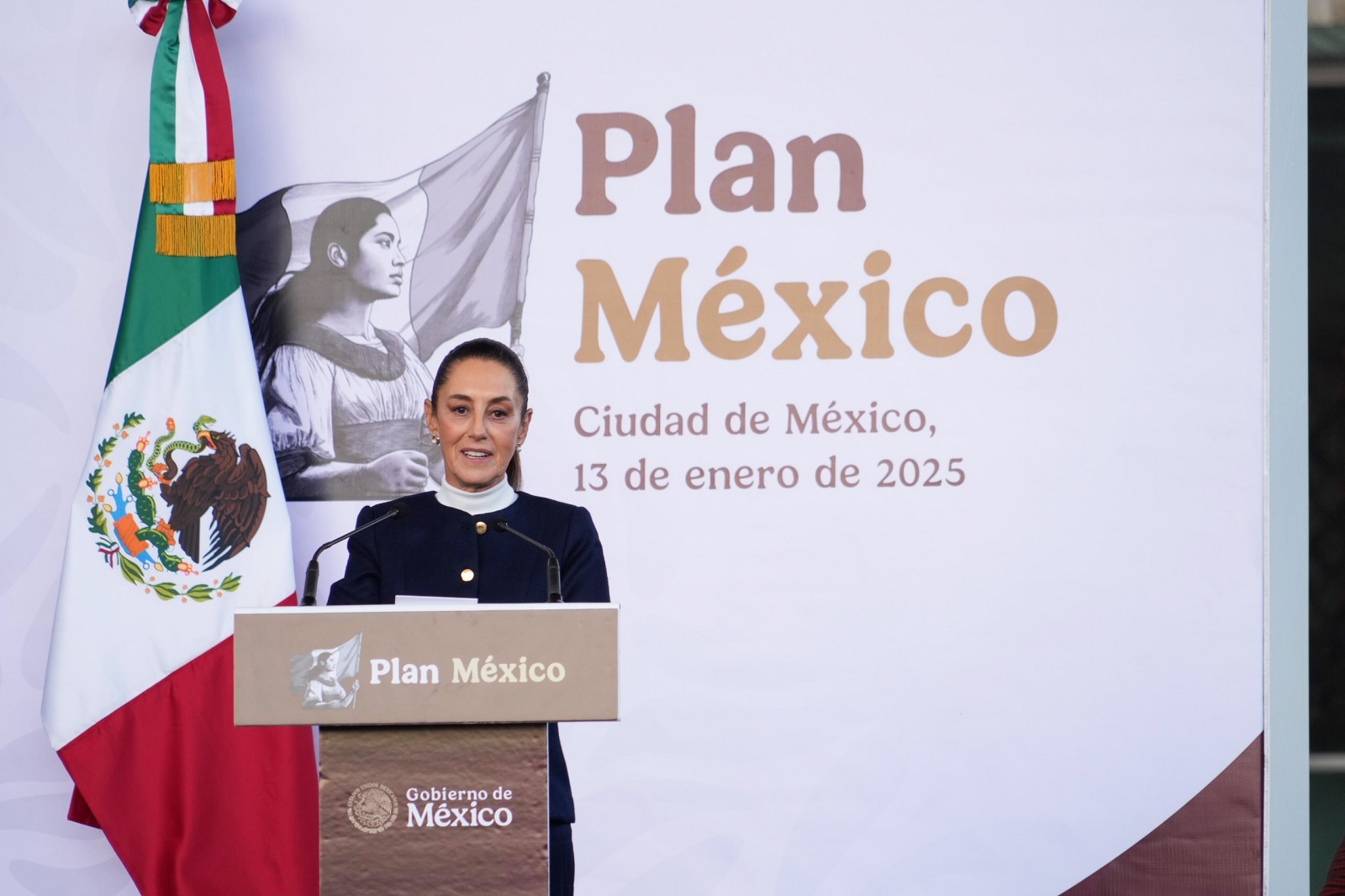 La presidenta iniciará actividades en Palacio Nacional y más tarde participará en un acto para impulsar la inversión en el Museo Nacional de Antropología.