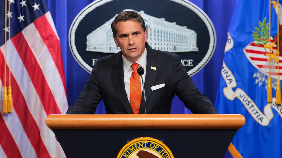 El fiscal interino Todd Blanche aseguró que las investigaciones contra funcionarios mexicanos continuarán, mientras crece la presión de Washington sobre la clase política ligada presuntamente al crimen organizado.