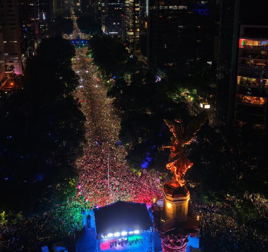 Más de 800 mil aficionados festejaron; desplegaron 14 mil policías.