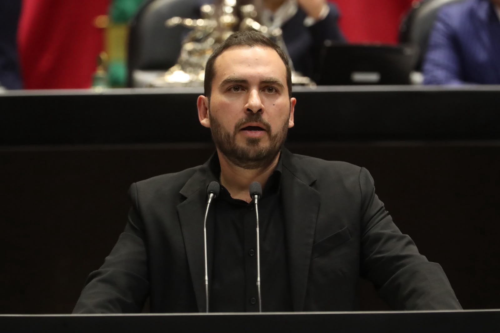Buscan fijar plazos obligatorios y sancionar omisiones de la CFE.