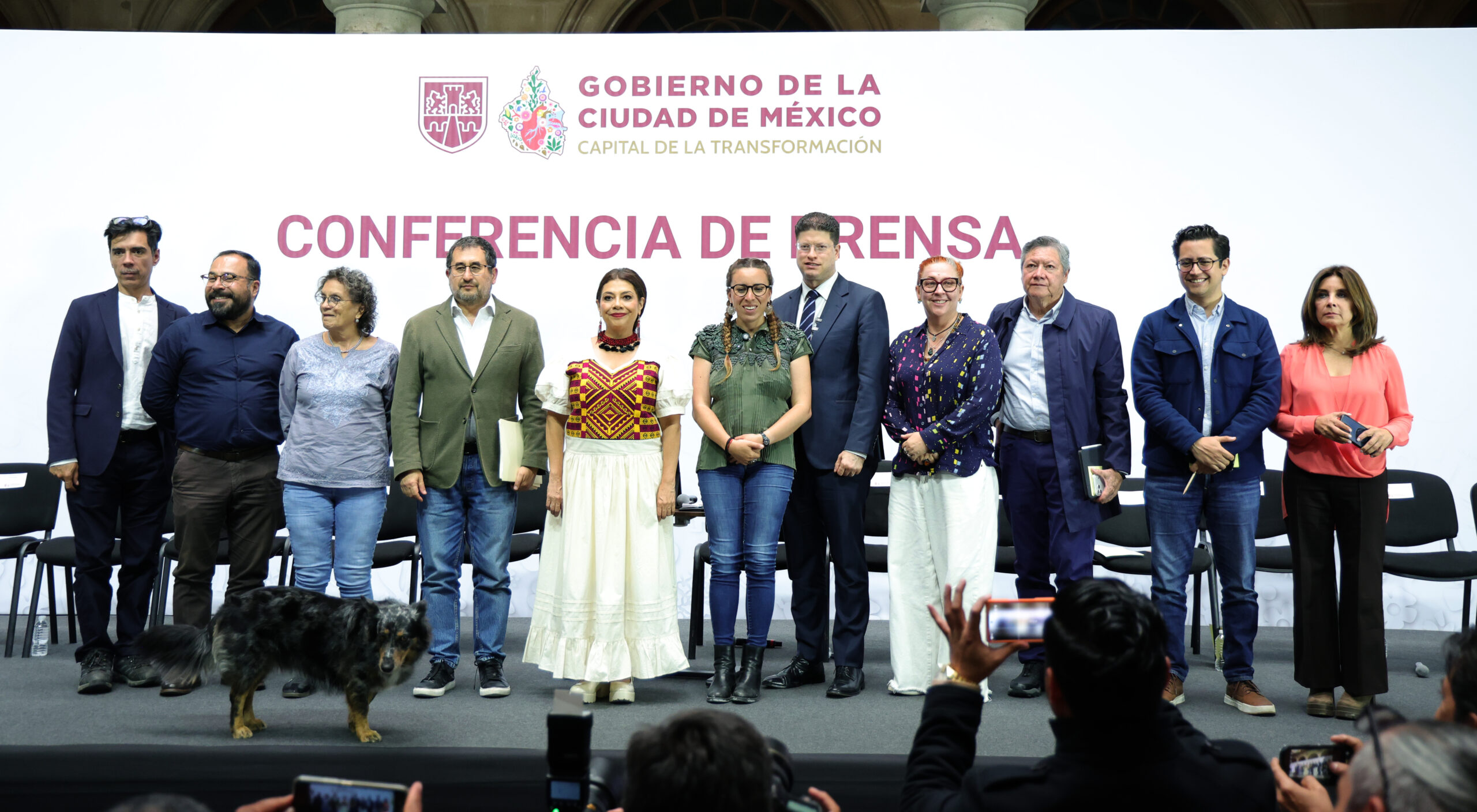 La jefa de Gobierno, Clara Brugada, anunció la ampliación de espacios públicos para seguir el partido de la Selección Mexicana frente a Chequia, con el objetivo de descentralizar las celebraciones y evitar aglomeraciones. Además, reforzará la estrategia de separación de residuos y desplegará un amplio operativo de seguridad, movilidad y protección civil.