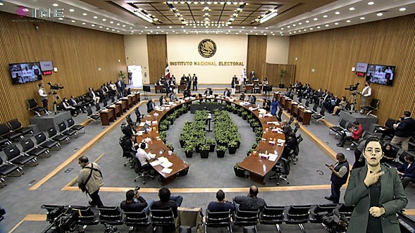 INE avala a PAZ y Somos México; niega registro a tres organizaciones.