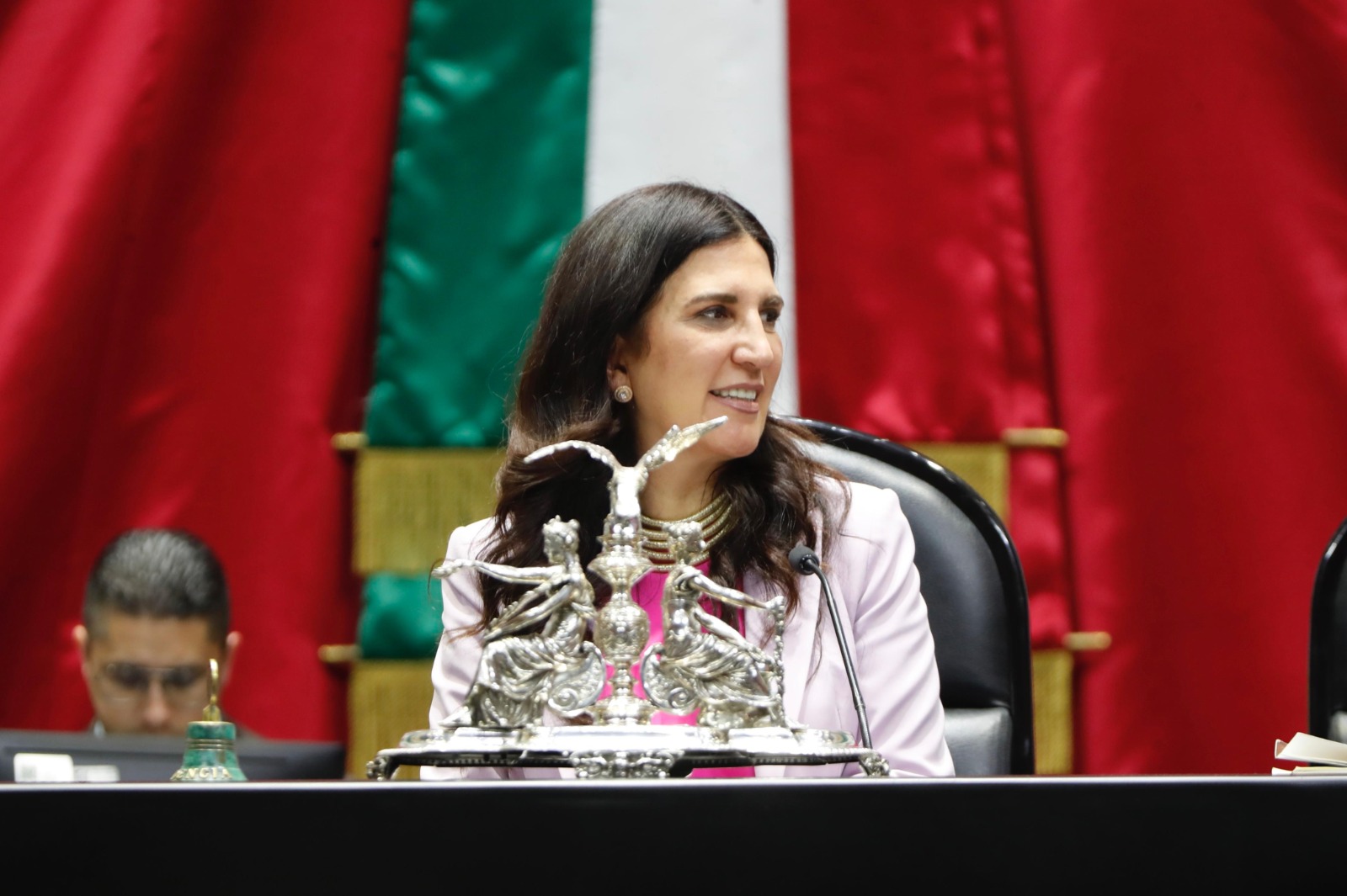 Pide unir poderes ante avance del crimen y corrupción política