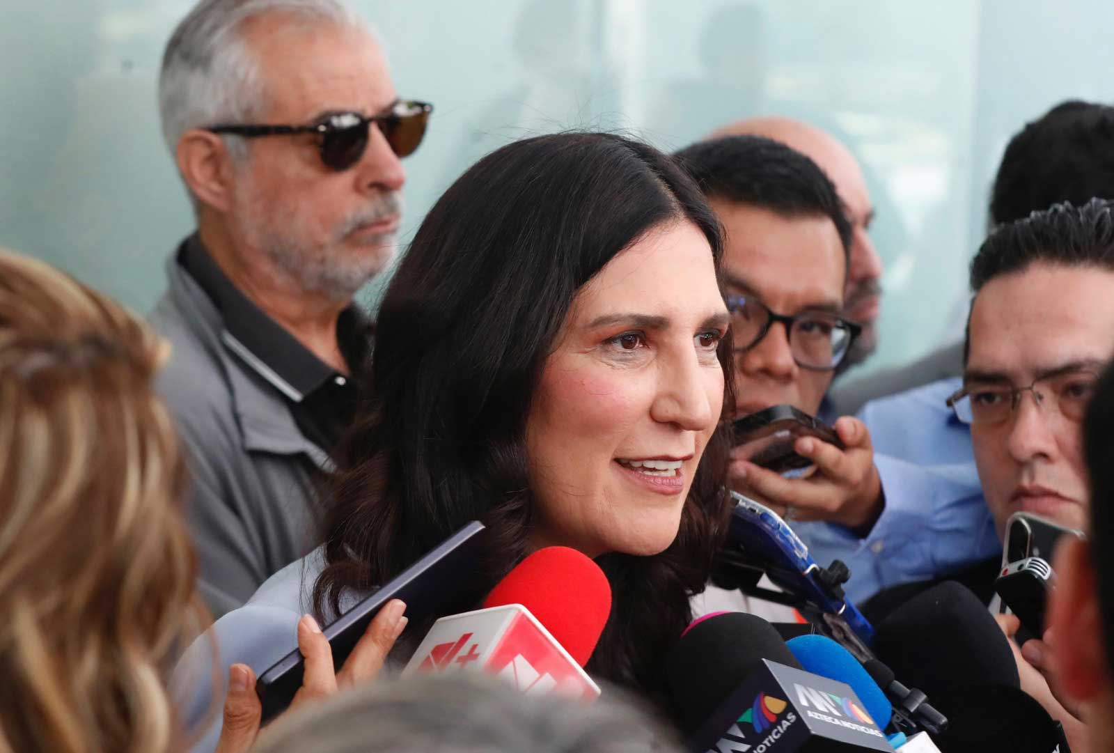 Acusa que participación en eventos partidistas daña la autonomía judicial.