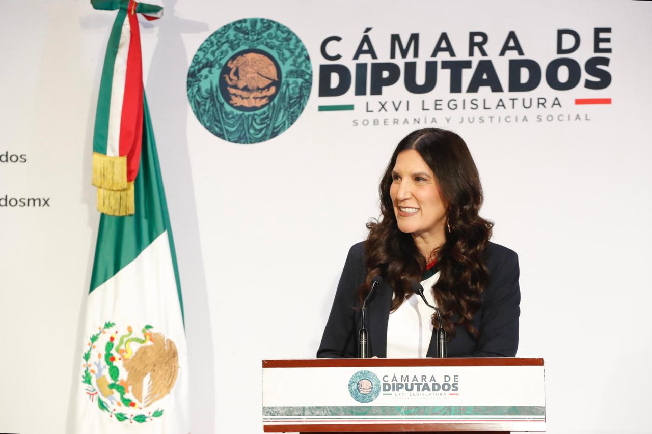 Kenia López celebra visita del Rey Felipe VI y reabre diálogo.