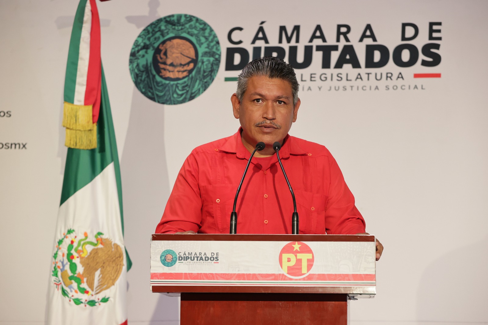 Ortiz anuncia conferencias semanales y respalda luchas sociales