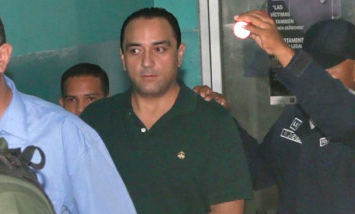 Exgobernador seguirá proceso por lavado de dinero bajo resguardo domiciliario.
