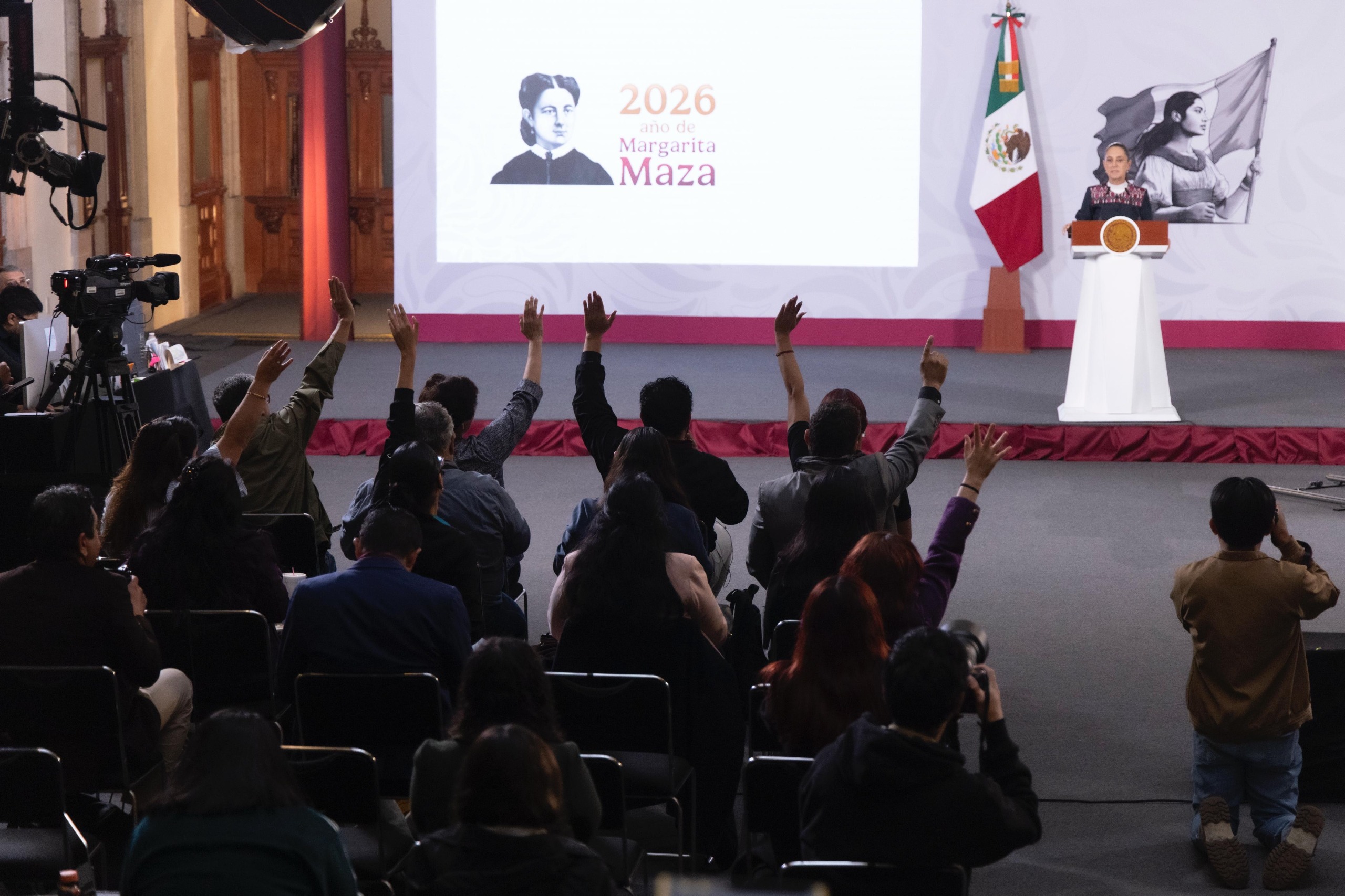 Confirma diálogo permanente con EU y defensa firme de la soberanía nacional.