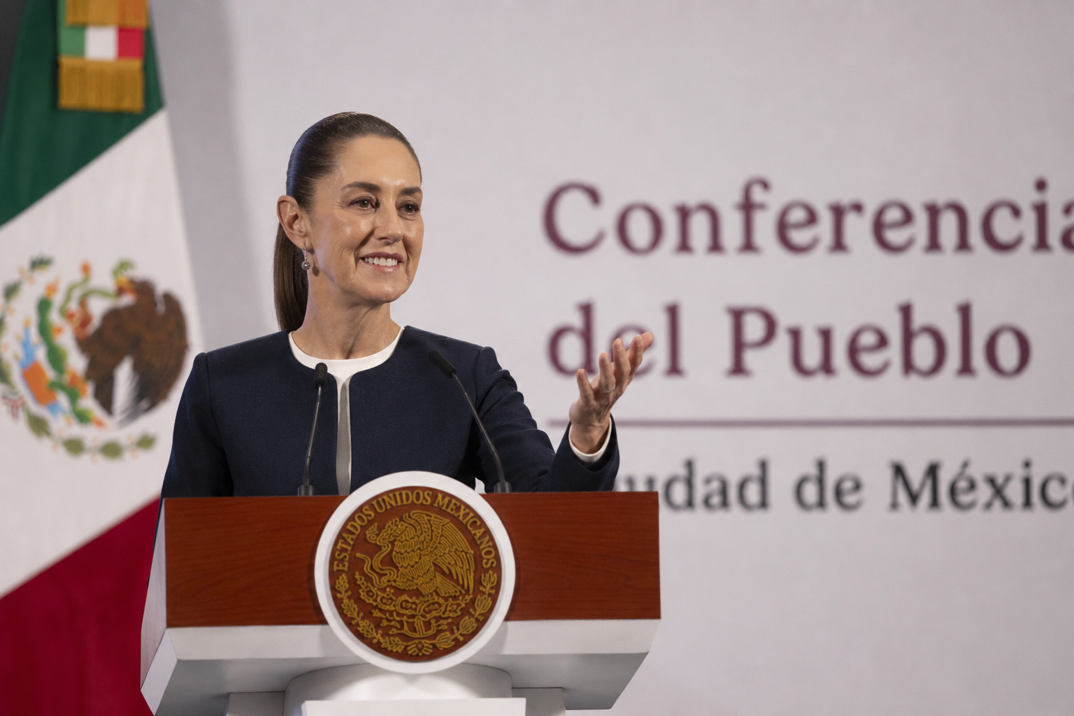 La presidenta Claudia Sheinbaum iniciará este viernes 26 de junio con su conferencia matutina en Palacio Nacional y por la tarde viajará a Tuxtla Chico, Chiapas, para presidir un evento del programa Pensión Mujeres Bienestar.