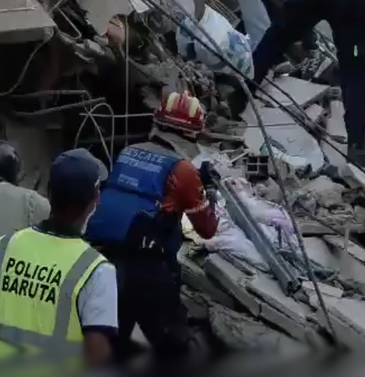 Dos fuertes sismos golpean Venezuela; siguen sin confirmar víctimas.