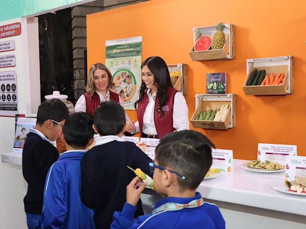 Proponen asegurar alimentos saludables a estudiantes en escuelas.