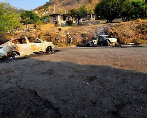 Violento choque armado sembró terror en Salvador Escalante, Michoacán.