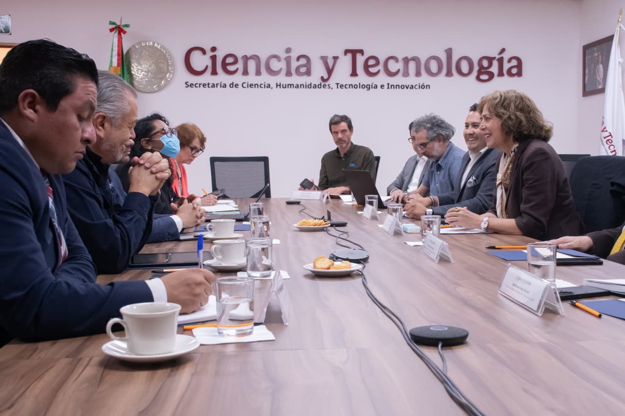 Crearán plataforma para acelerar el ingreso de insumos científicos.