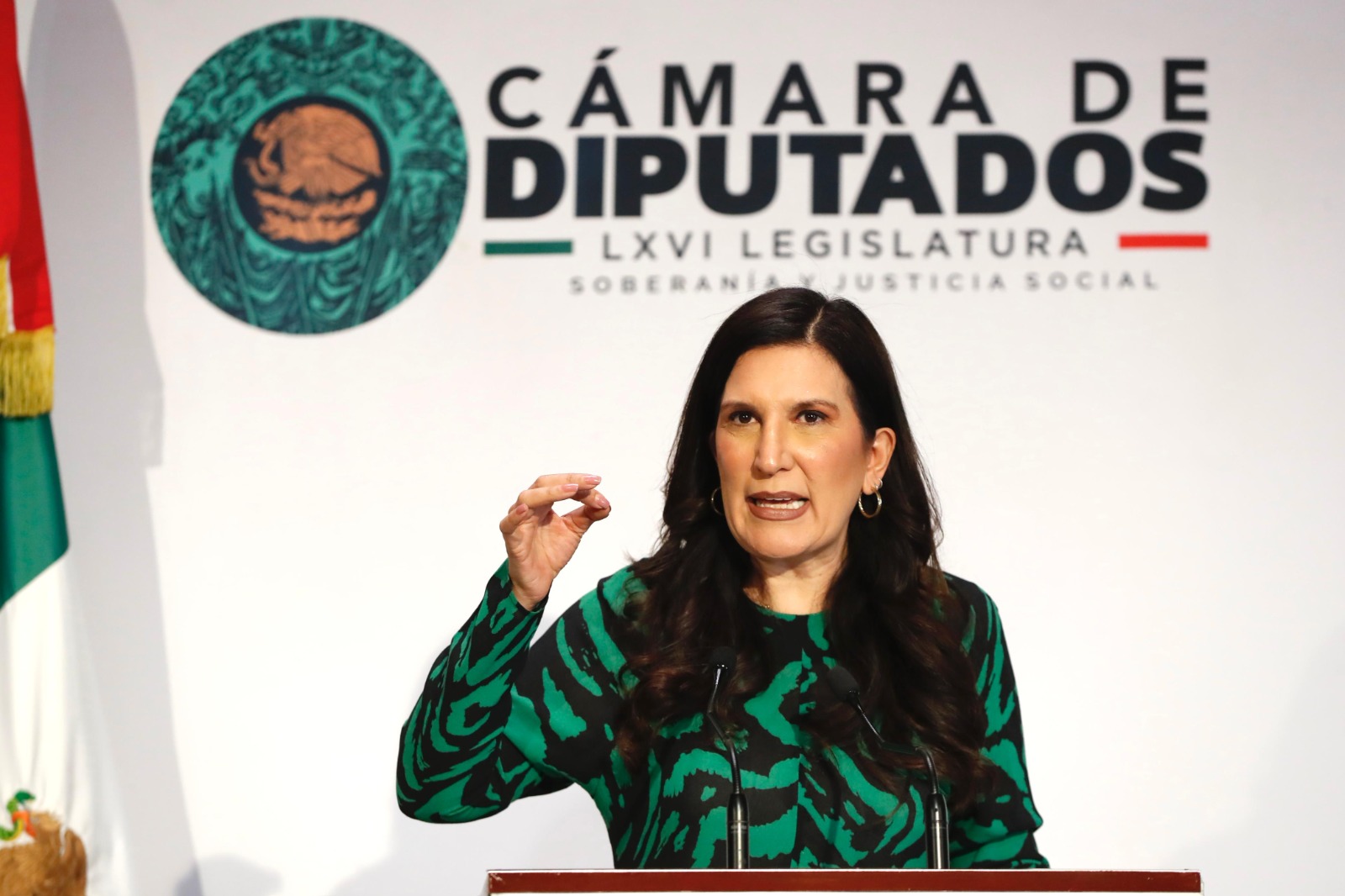 Pide sancionar corrupción y reconstruir relación con Estados Unidos.