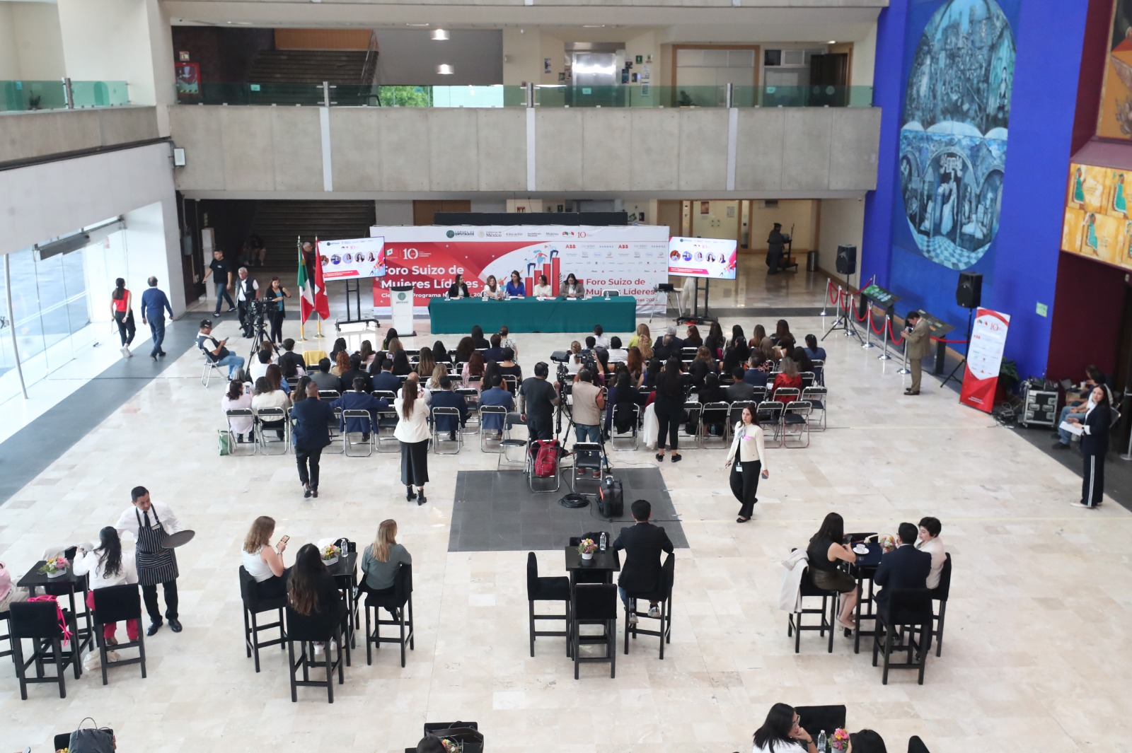 Concluyen mentorías para 50 mujeres; impulsan liderazgo e inversión.