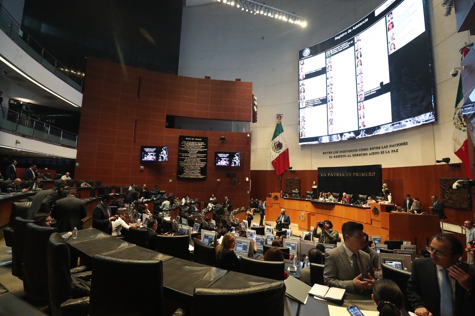 Congreso exige justicia por 17 mexicanos fallecidos bajo custodia del ICE