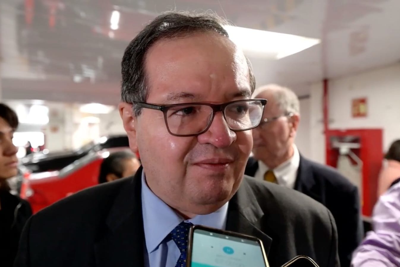 Rector plantea más recursos para fortalecer infraestructura y apoyos.