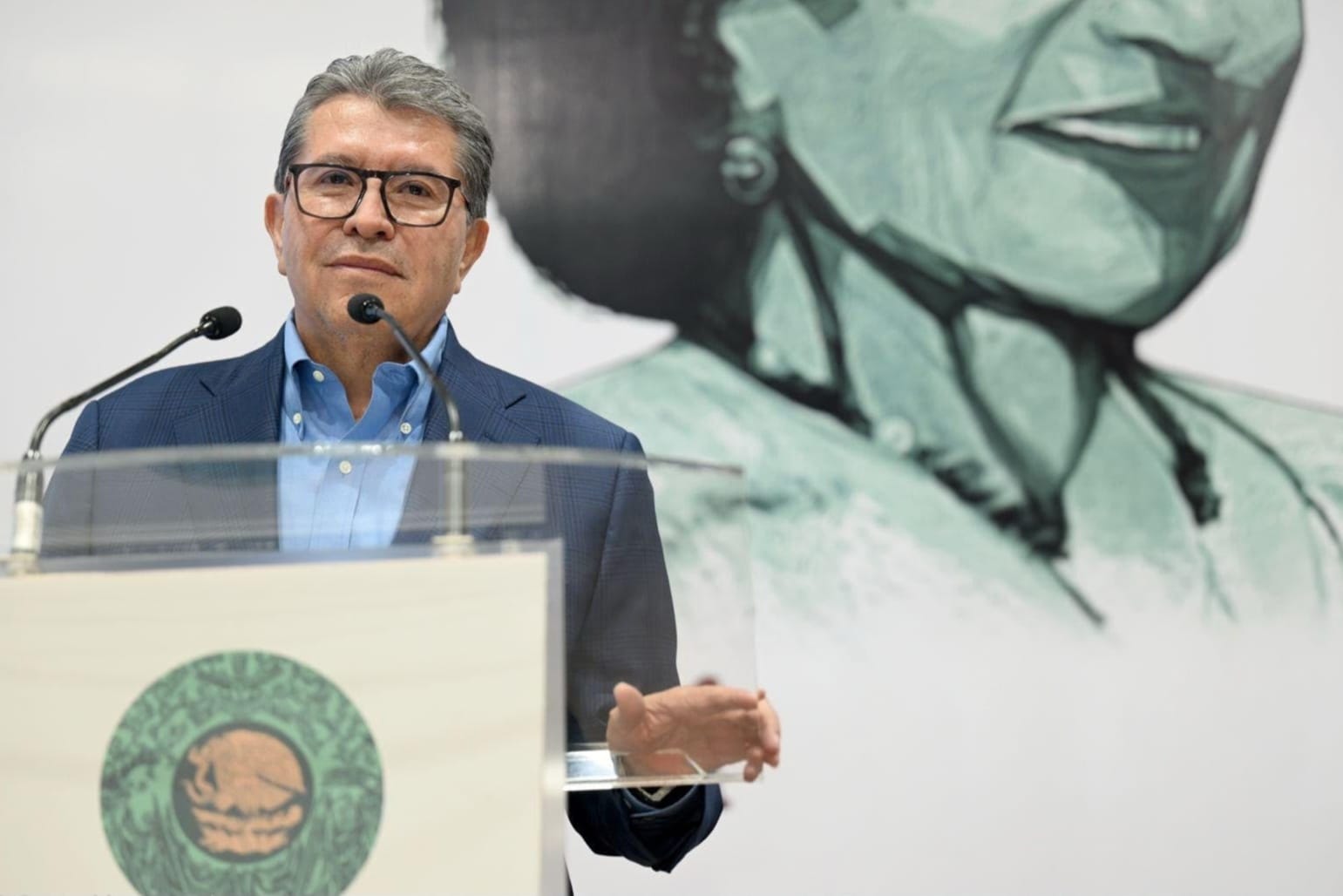 Monreal anuncia 19 reformas y defiende reglas para audiencias