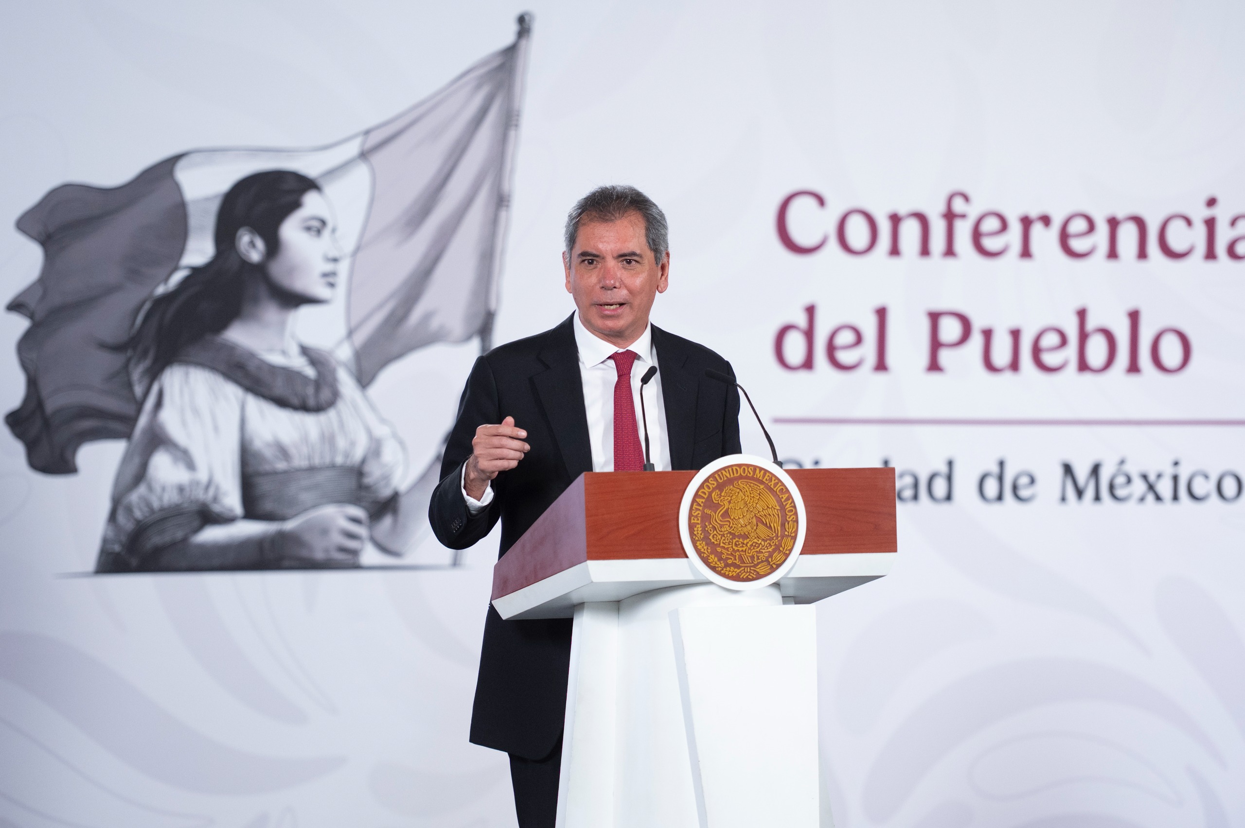 Édgar Amador afirma que capitales, empleo y comercio reflejan confianza en la economía mexicana.
