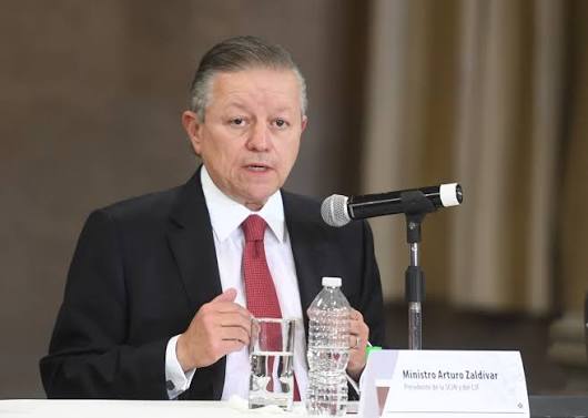 En plena polémica por Cabeza de Vaca, Zaldívar defiende derecho a competir.