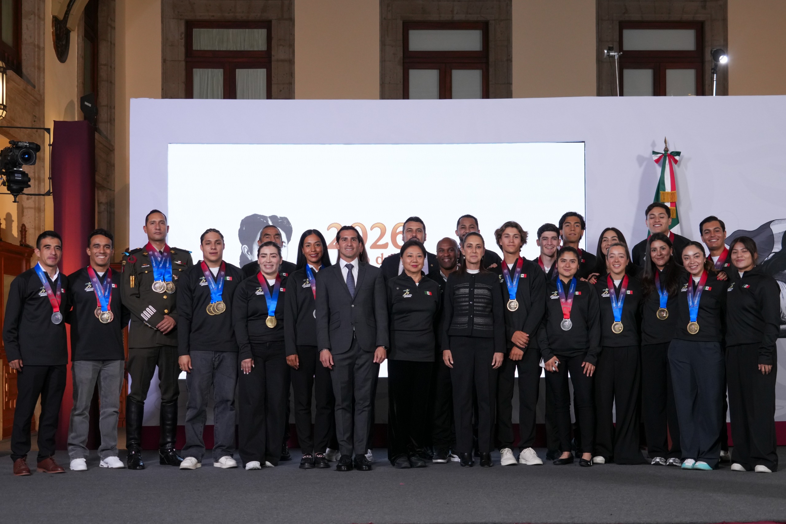 Atletas y entrenadores recibirán estímulos por las 407 preseas logradas.