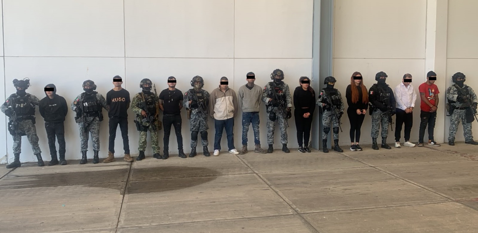 Operativo federal captura a nueve del CJNG y desata bloqueos en Michoacán.