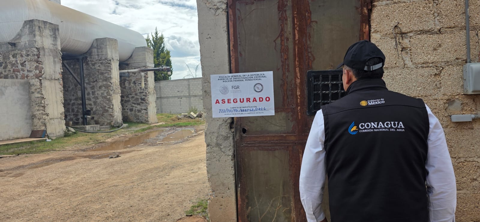 Cateo en Amozoc deja seis detenidos y cinco pipas aseguradas.