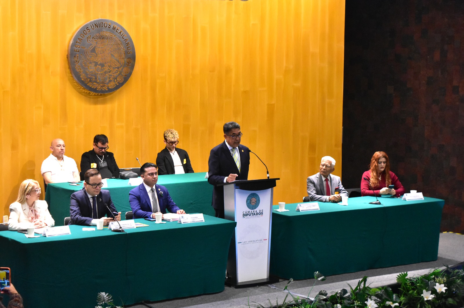 Jóvenes y empresarios exigen acciones contra inseguridad y corrupción.