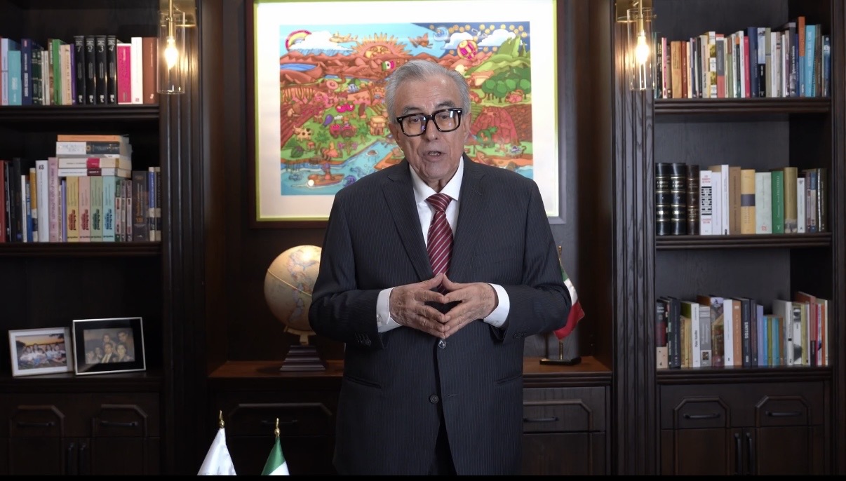 Rocha reasume el gobierno tras señalamientos de EU y 112 días de licencia.