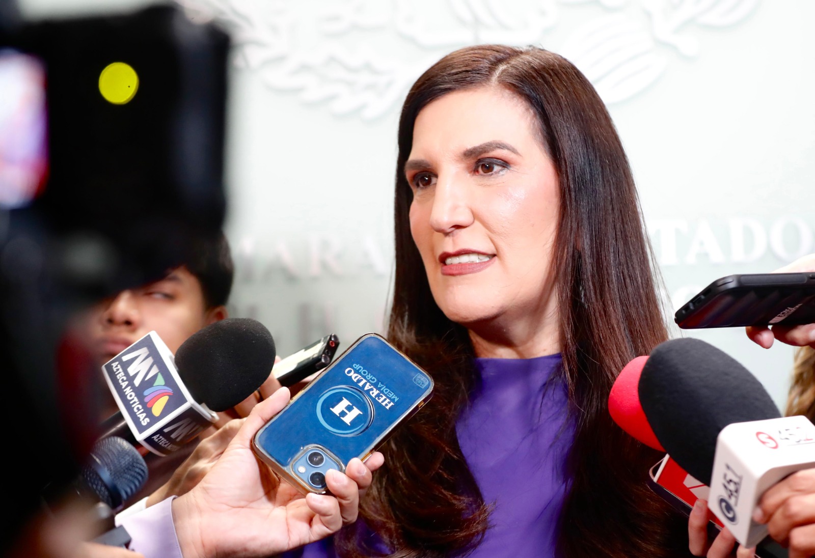 Kenia respalda fracking regulado y acusa promoción ilegal de Sheinbaum.