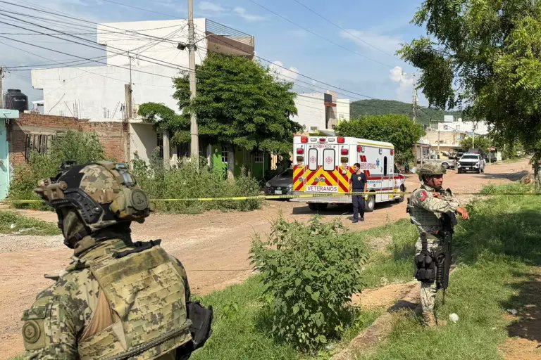 Drones explosivos y ráfagas siembran terror por tres horas en Mazatlán