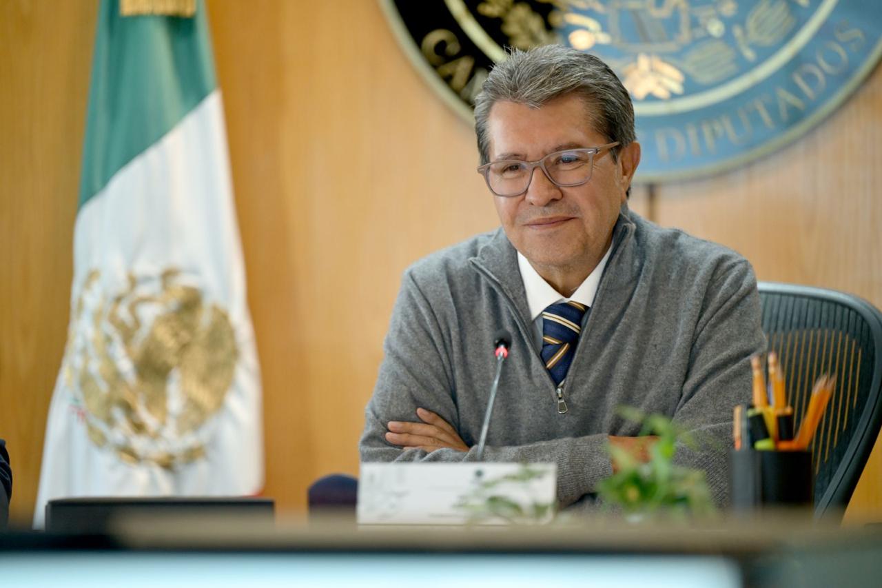 Monreal pide unidad con Sheinbaum ante presiones de EU y violencia.