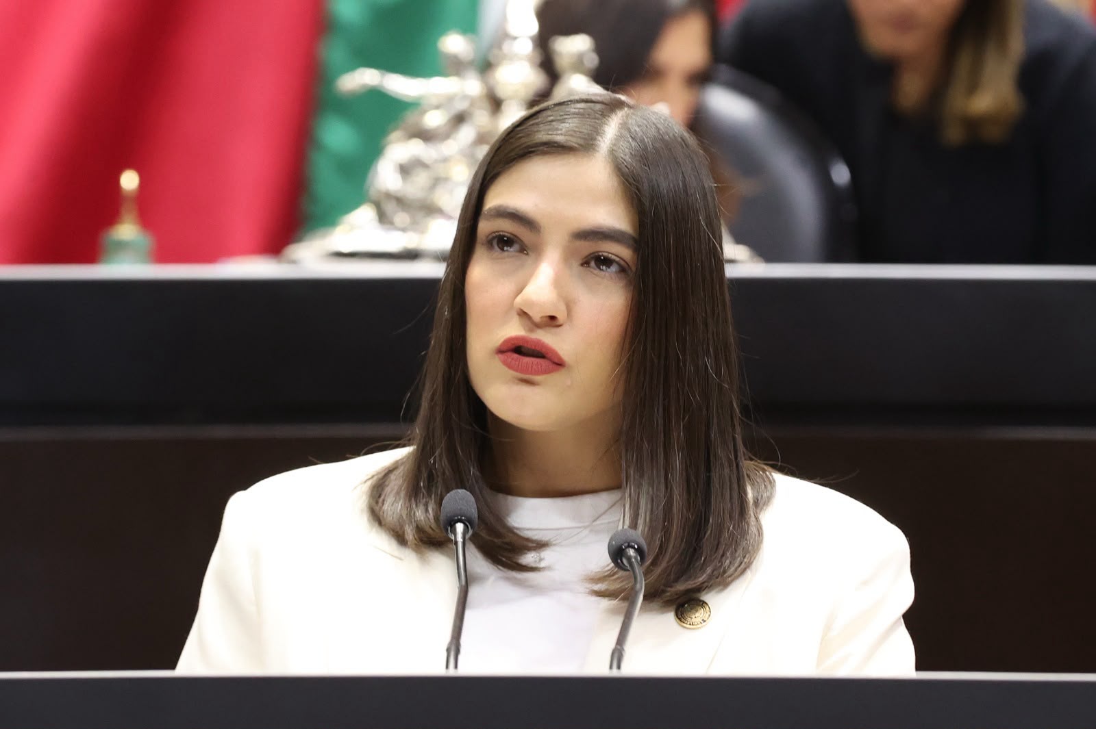 Reforma busca proteger a menores que asumen cuidados en sus hogares.