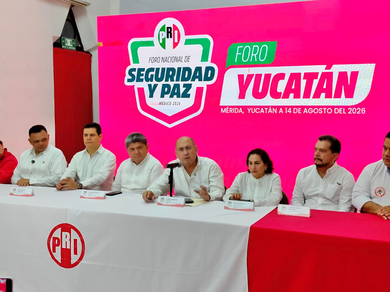 Exgobernadores exigen policías fuertes y recursos contra la inseguridad.