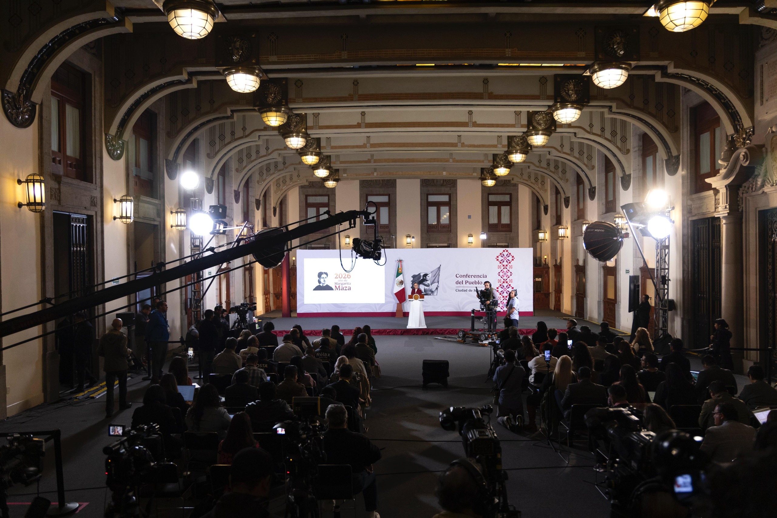 Presidenta sostiene que códigos de ética deben ser públicos y vinculantes.