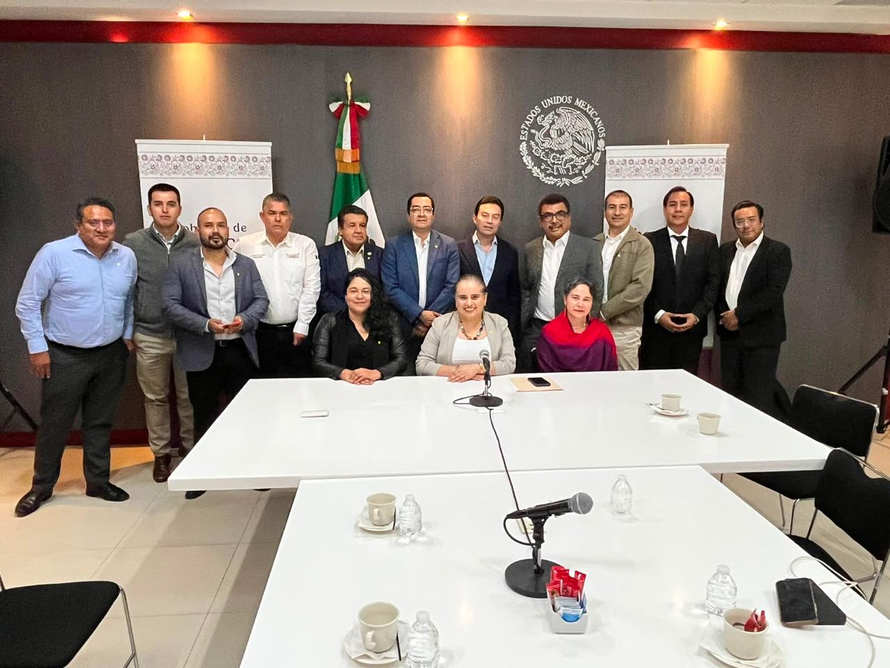 Bucareli media entre Fertinal y CONATRAM por pagos pendientes al sector.