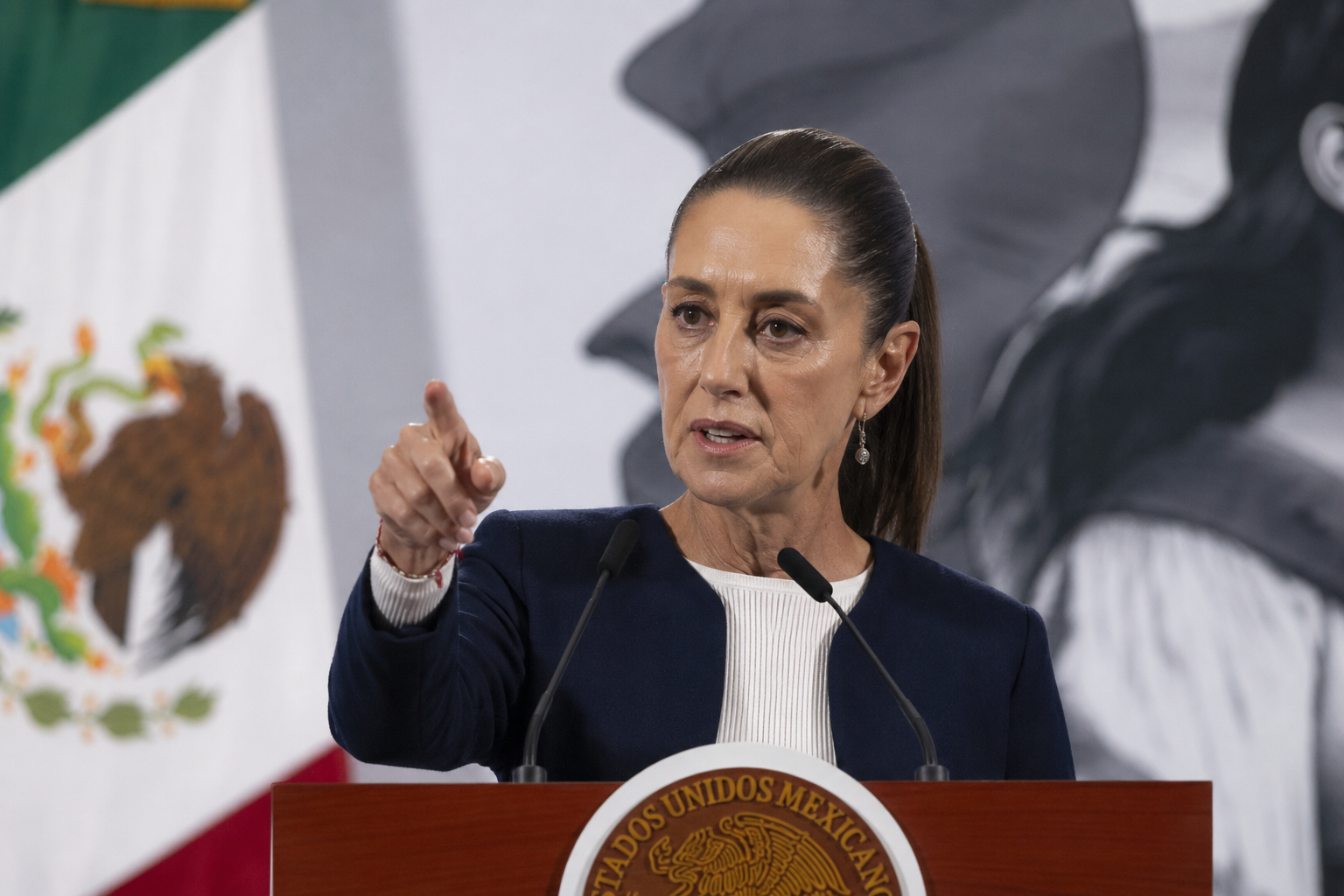 Presidenta descarta dar espacio al PAN y garantiza libertad de expresión.