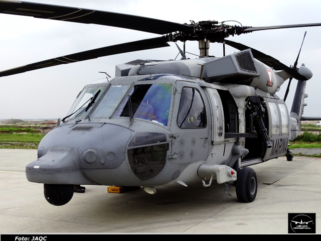 Un UH-60M de la Fuerza Aérea falla al despegar; siete resultan heridos.